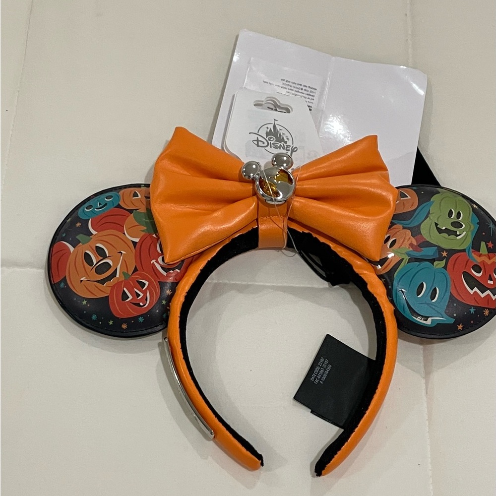 New Disney vacations club Halloween Pumpkin light up ears
